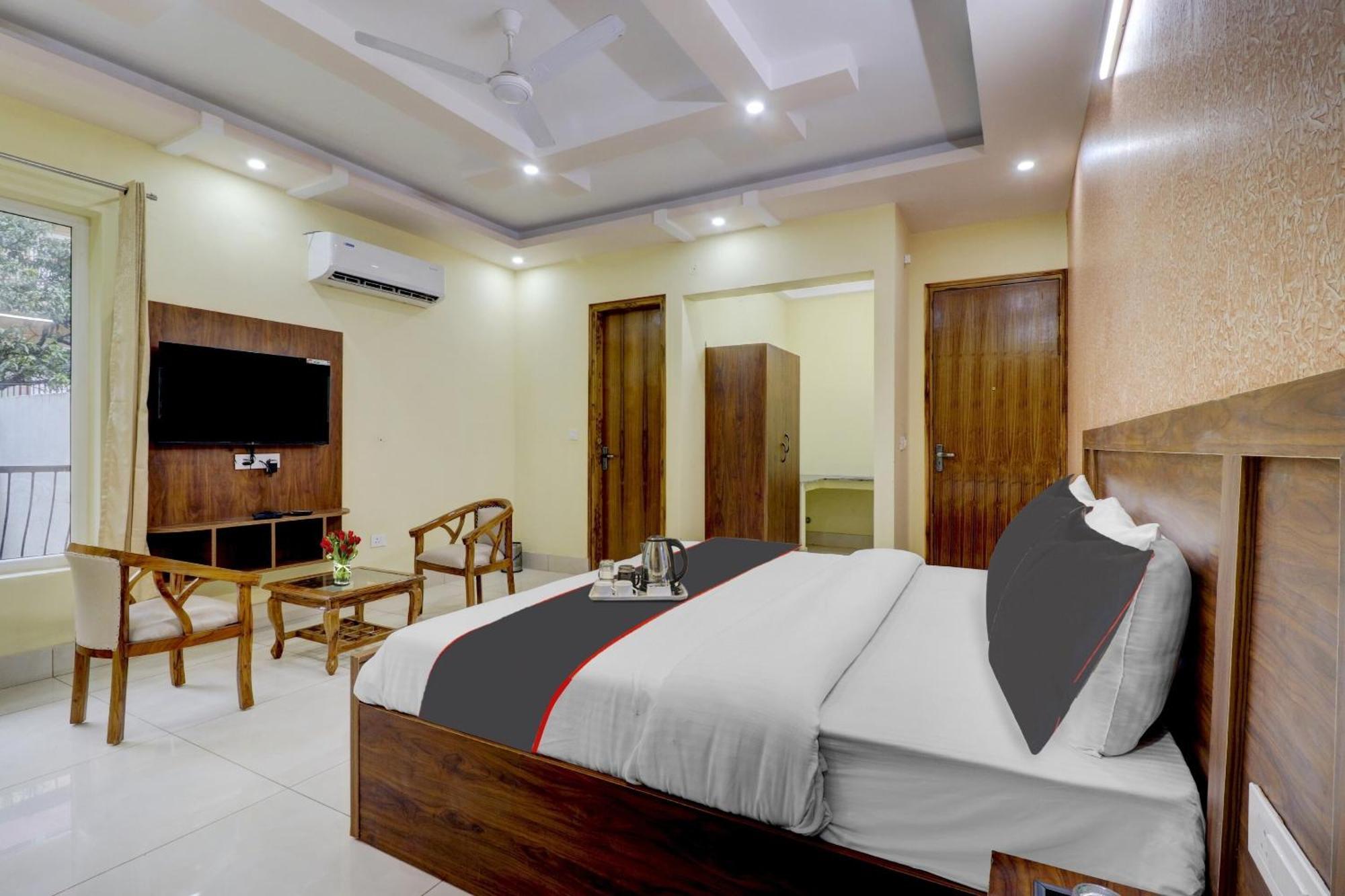 Super Capital O Crestwood Inn Dehradun Ngoại thất bức ảnh