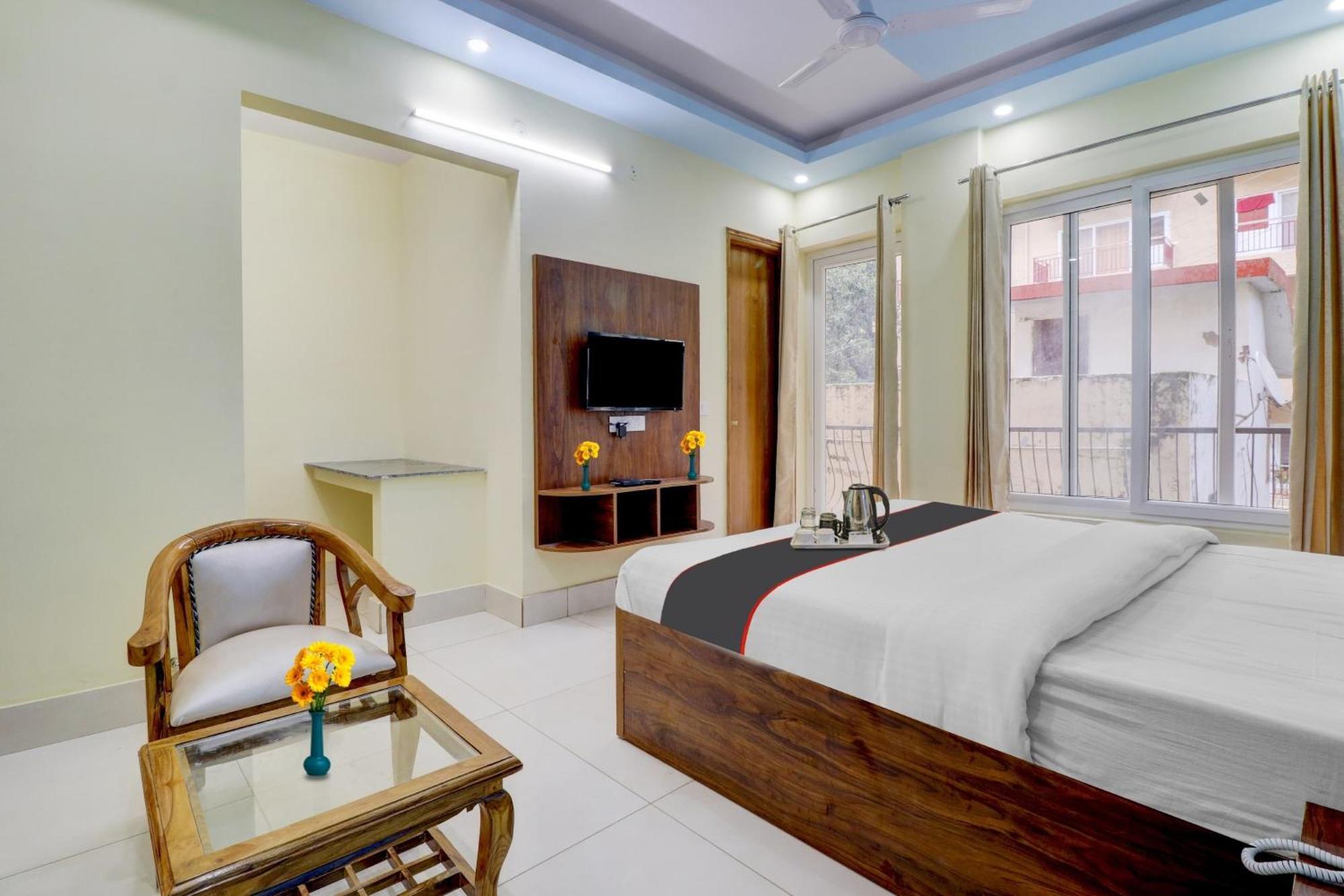 Super Capital O Crestwood Inn Dehradun Ngoại thất bức ảnh