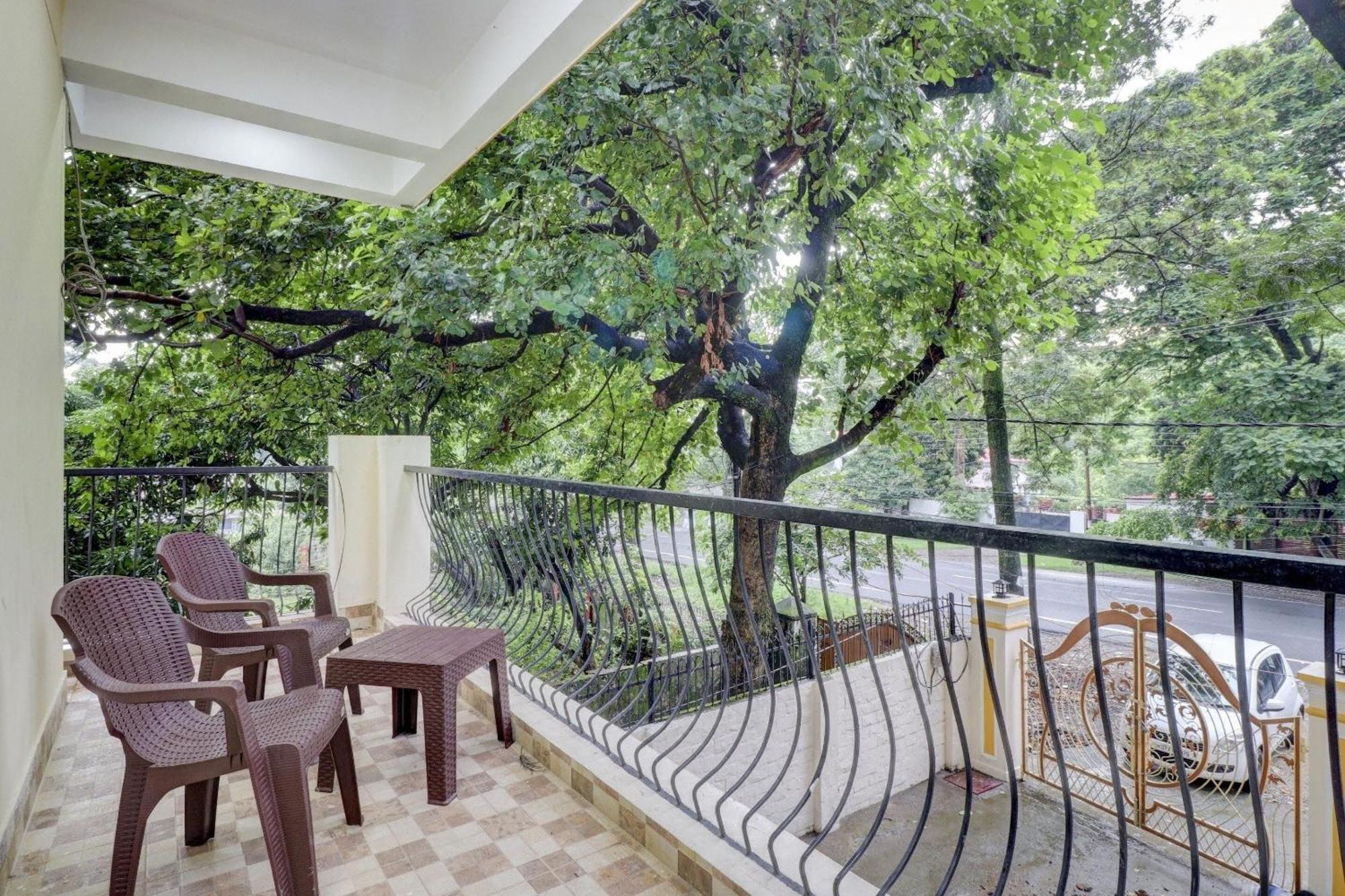 Super Capital O Crestwood Inn Dehradun Ngoại thất bức ảnh