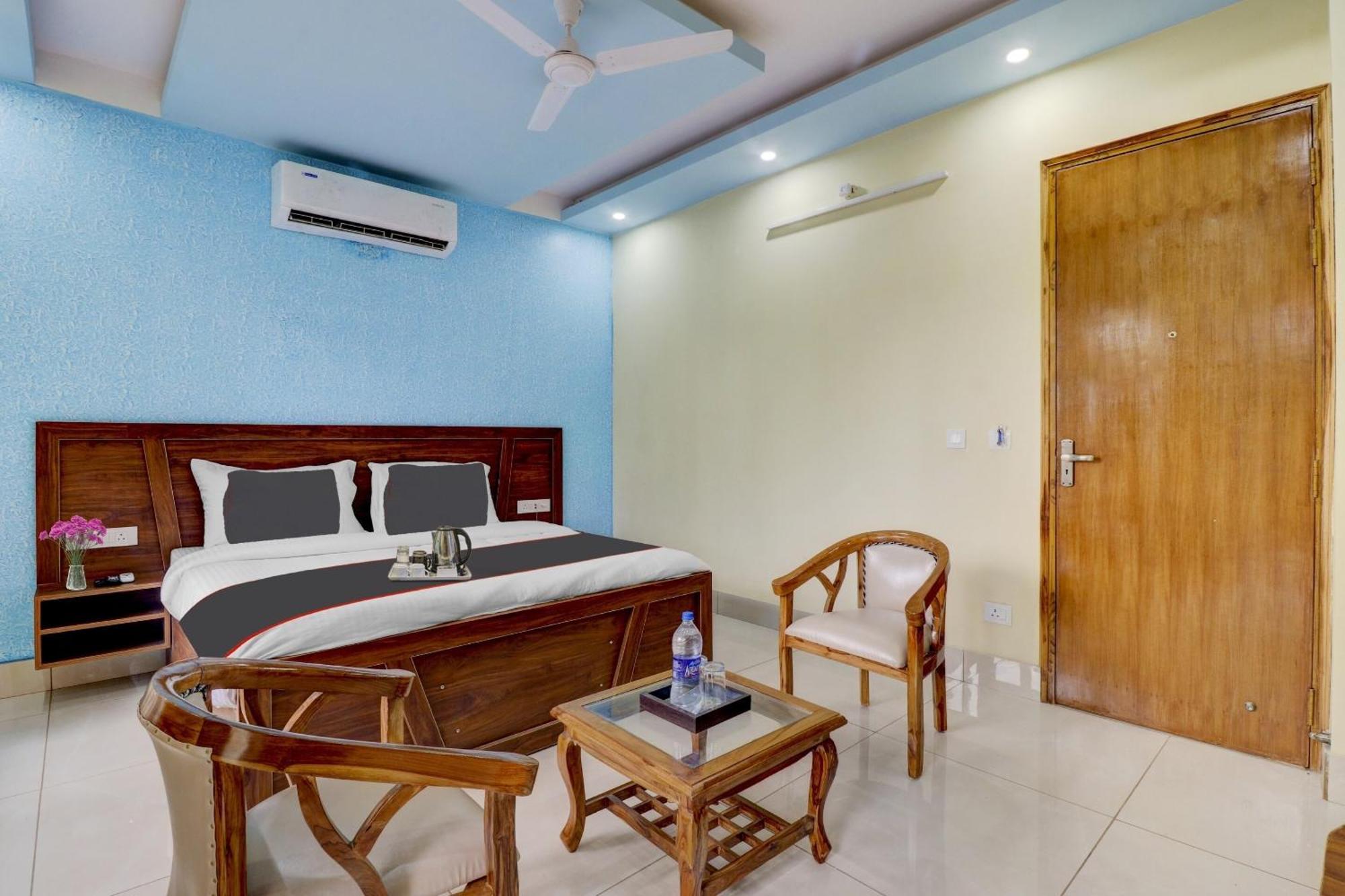 Super Capital O Crestwood Inn Dehradun Ngoại thất bức ảnh