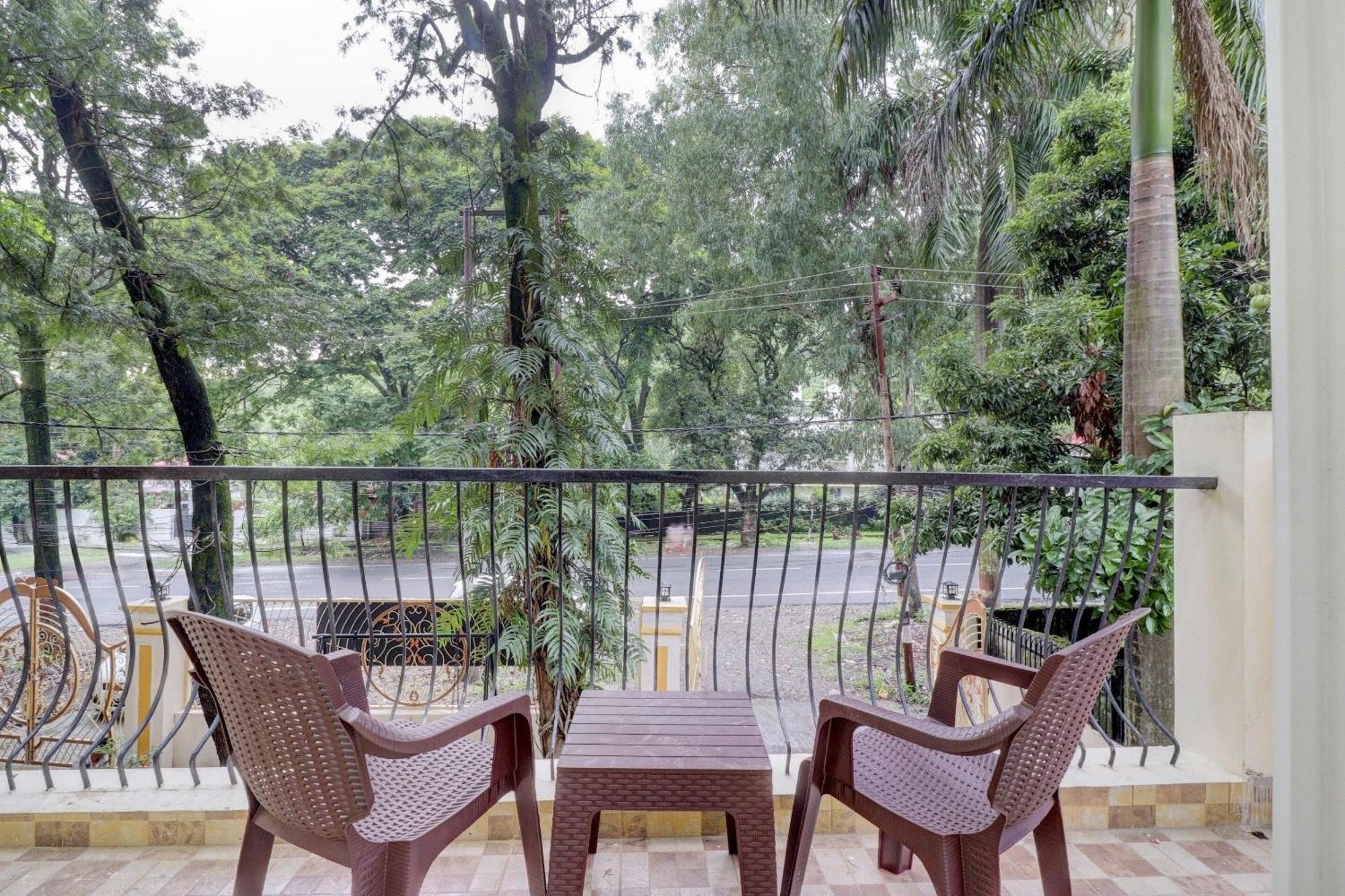 Super Capital O Crestwood Inn Dehradun Ngoại thất bức ảnh