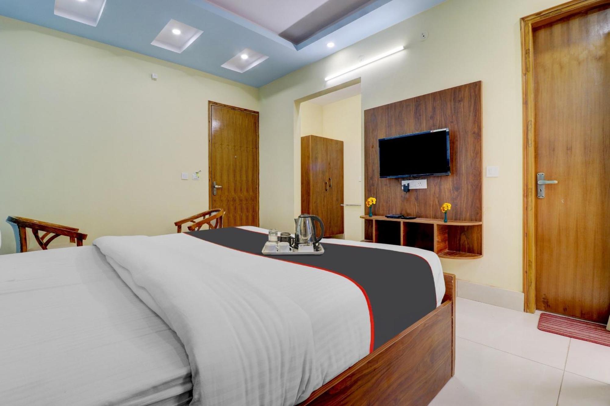Super Capital O Crestwood Inn Dehradun Ngoại thất bức ảnh