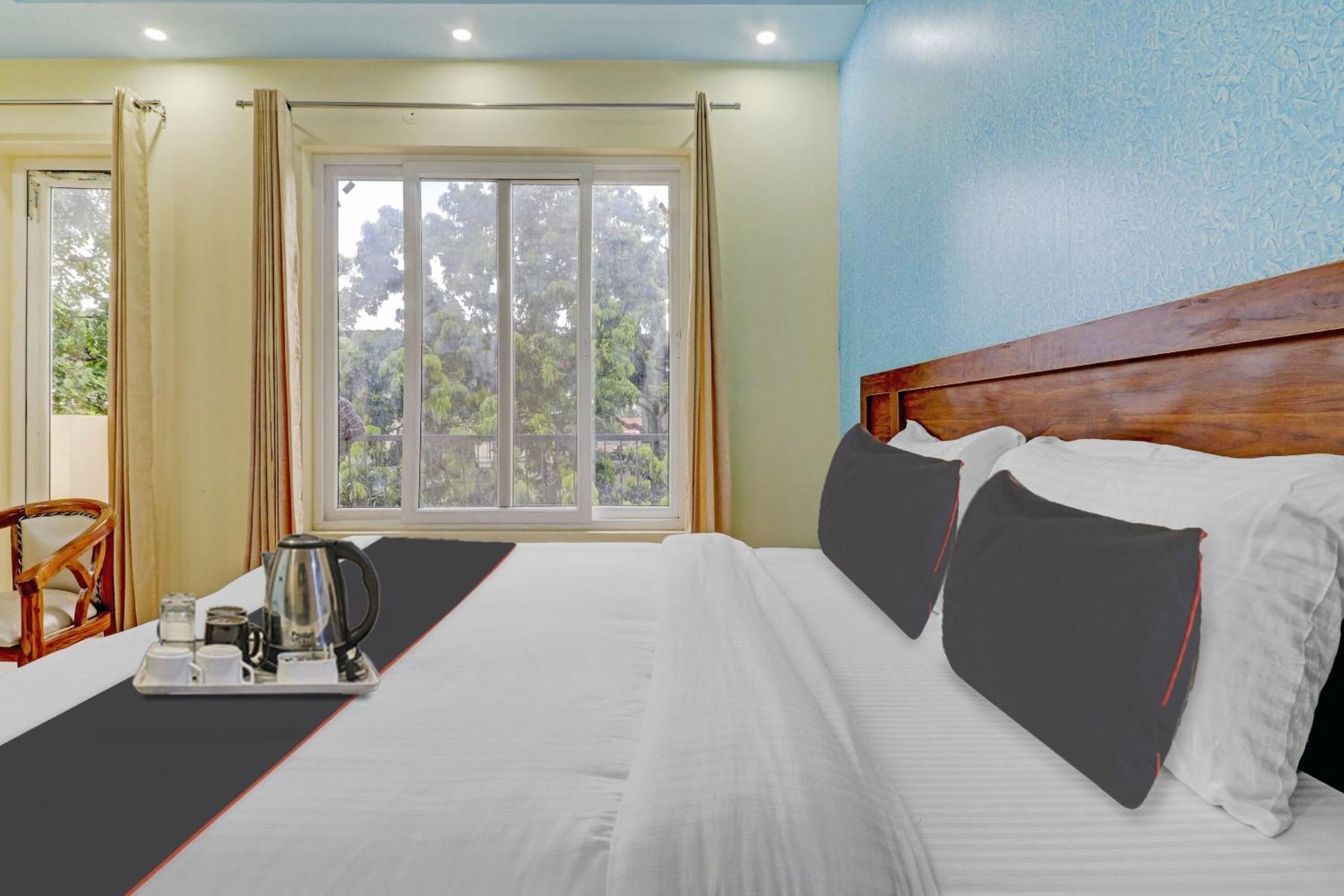 Super Capital O Crestwood Inn Dehradun Ngoại thất bức ảnh